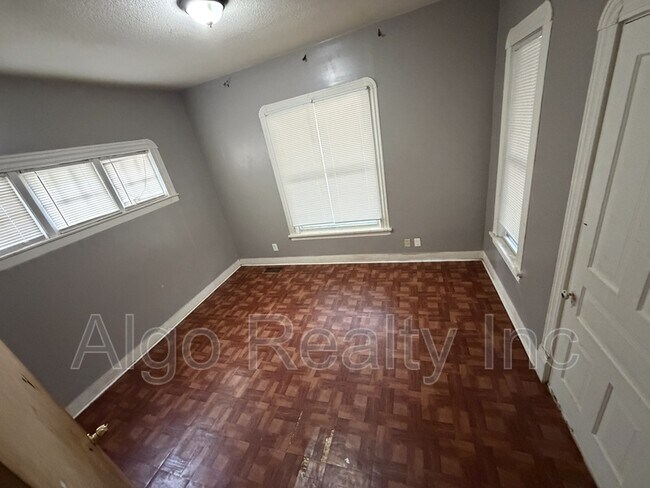 Photo - 2647 Fremont Ave N