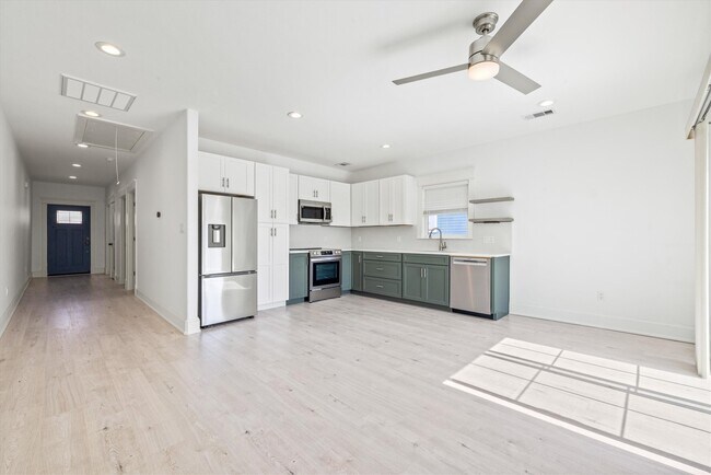 Photo - 2817 Avenue Q
