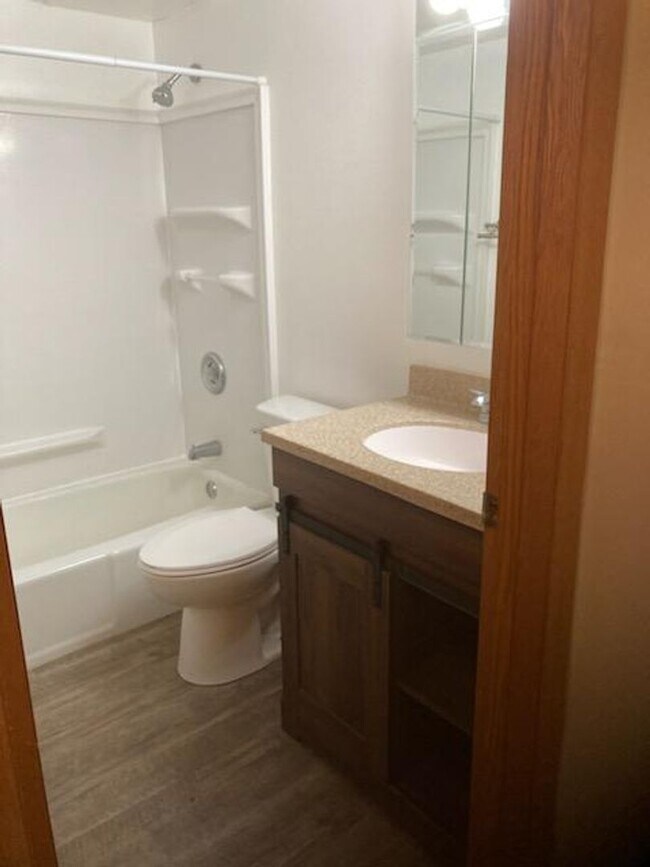 Photo - Wildwood Court