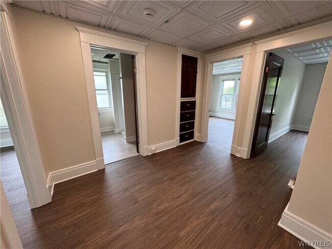 Photo - 2 Agassiz Cir