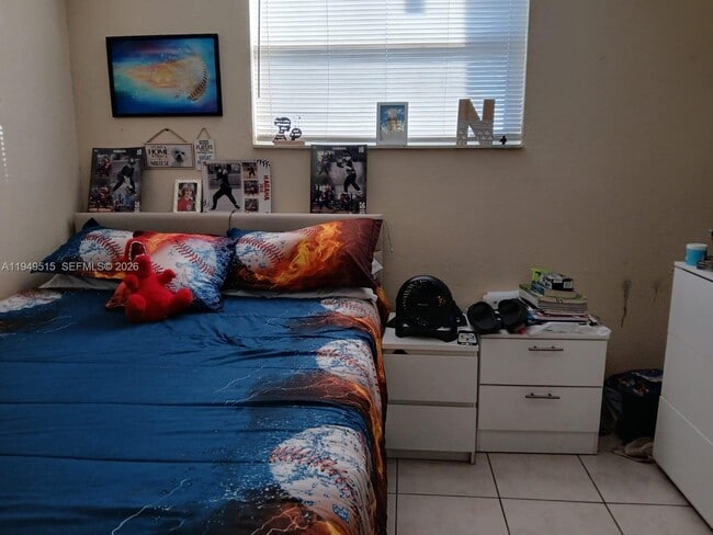 Photo - 606 W 81st St Unit 402