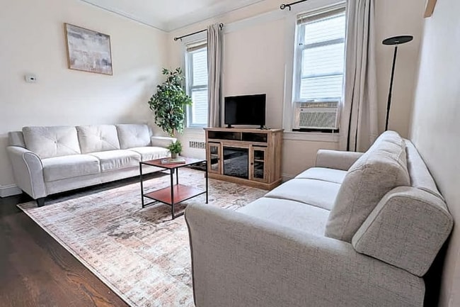 Photo - 108 Gotthart St