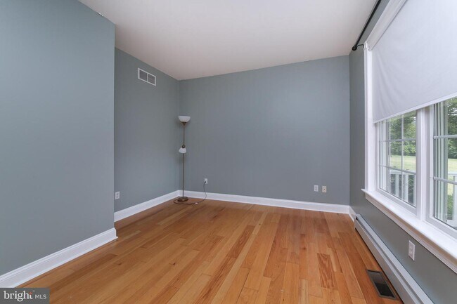 Photo - 440 Hoffman Rd