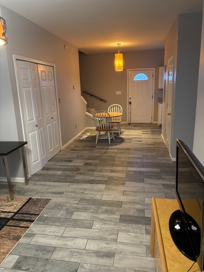 Photo - 559 Woodlawn Ave NW Unit B