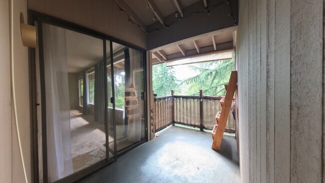 Deck - 19124 61st Place NE