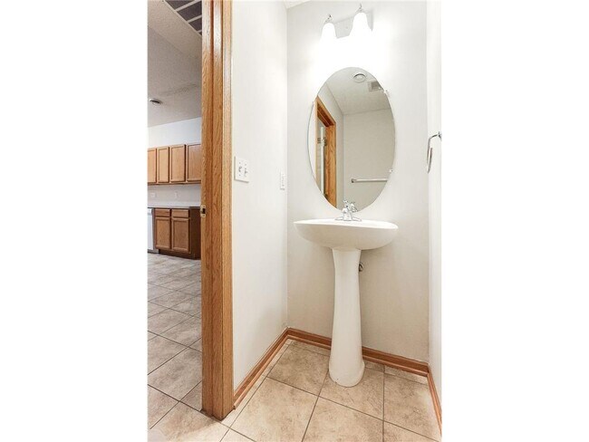 Photo - 5040 Holly Ln N