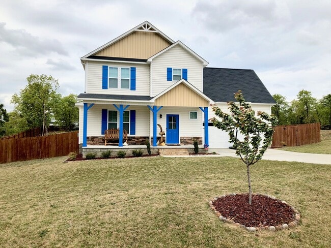 Building Photo - 4 Bedroom, 2.5 Bath in Trotters Bluff in Harnett County Close to Bragg!