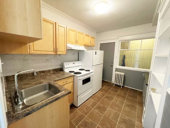 Building Photo - 45 Pitt St Unit 3A