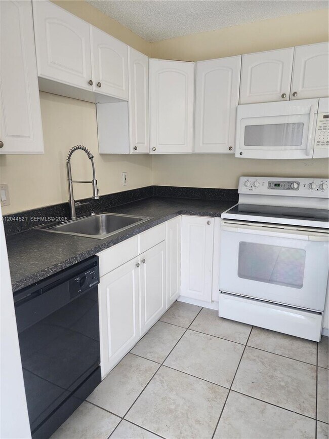 Photo - 2148 White Pine Cir