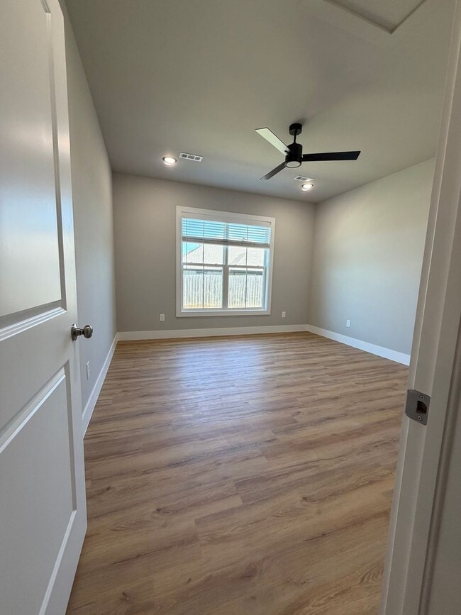 Photo - ***1006 Seaborn Way***