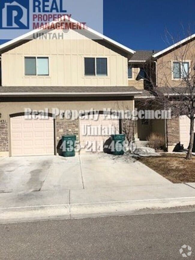 Building Photo - 3 bed 2.5 bath townhome in Fox Run