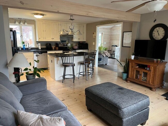 Photo - 121 Balsam Rd