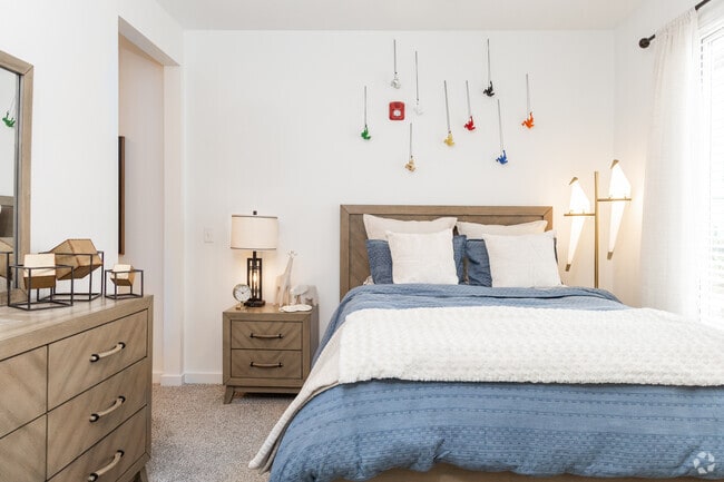 2BR, 2BA - 1,188SF - Primary Bedroom