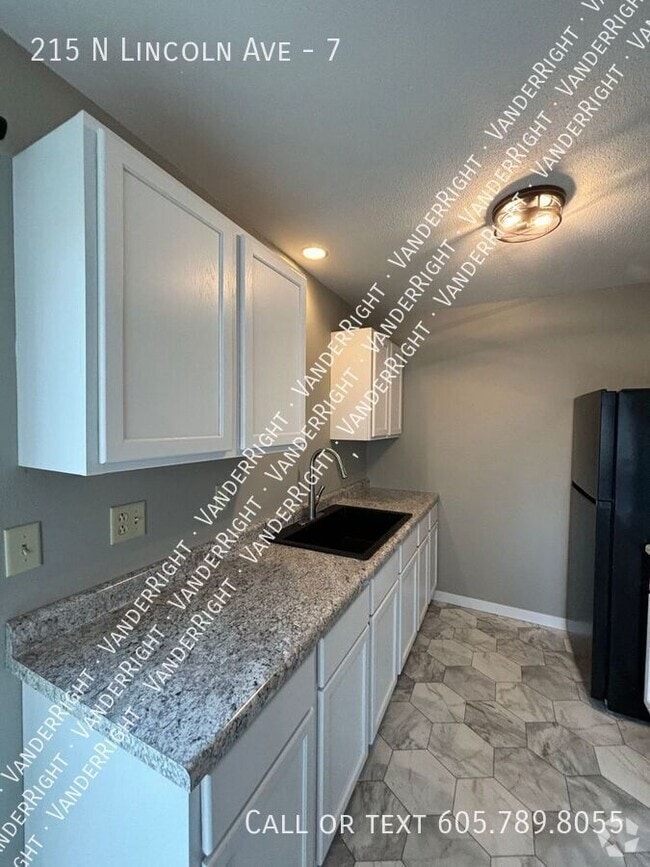 Building Photo - 215 N Lincoln St Unit 7 Rental