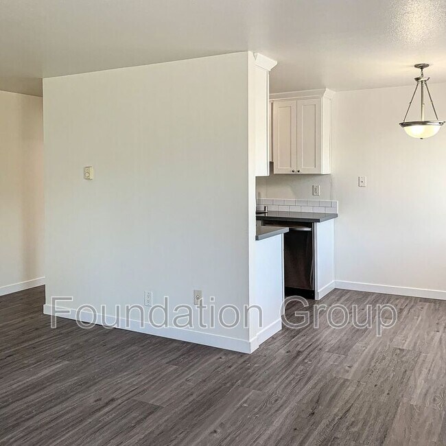 Photo - 615 NW 85th St