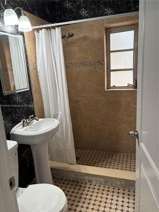 Photo - 75 E 13th St