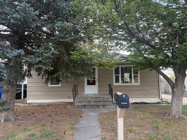 Building Photo - 1113 Ave F