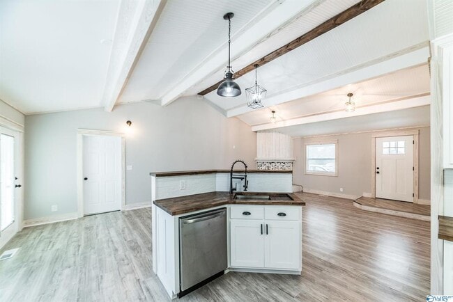 Photo - 8303 Bailey Cove Rd SE