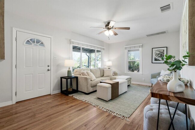 Photo - 4503 Garnett St