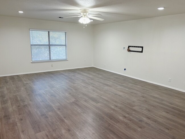 Photo - 16718 Stoney Glade