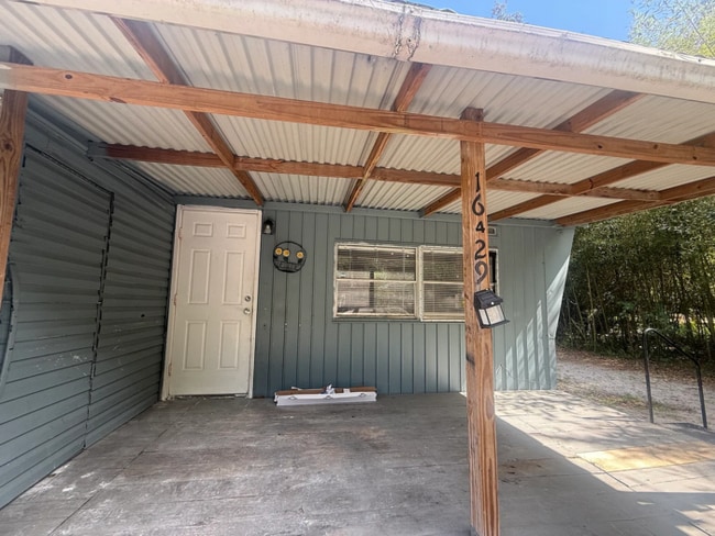 Building Photo - All utilities included. 2 Bedrooms. Lawn care included