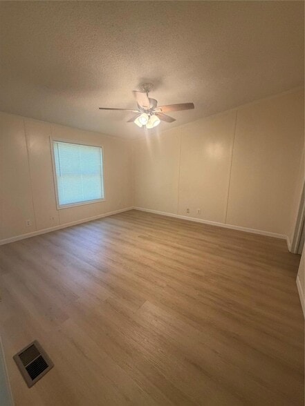 Photo - 175 Scarlet Oaks Dr