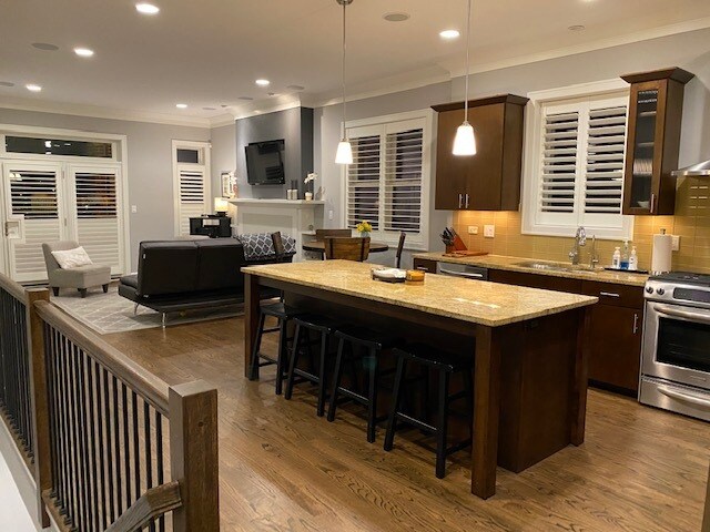 Photo - 1024 S May St Unidad 1  E