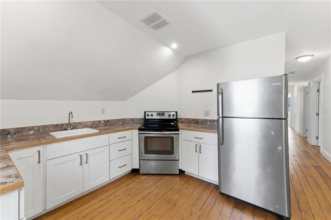 Photo - 132 S Angell St Unit 3