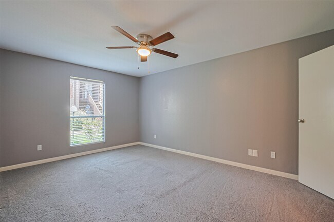 Photo - 12905 Woodforest Blvd Unit 107