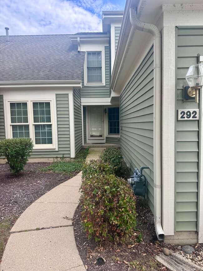 292 Ripplebrook Ct