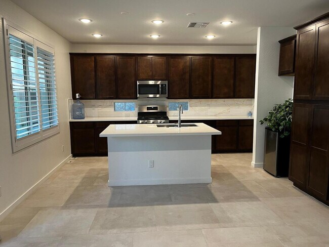 Photo - 1355 W Crane Dr