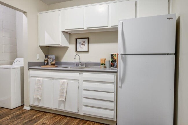 The Summit at Ridgewood Apartment and Townhomes