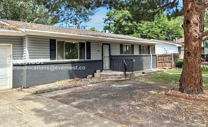 Photo - 1405 Village Ln