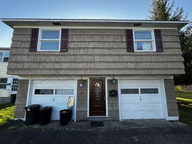 Building Photo - Cozy 2-bedroom in Johnson City Unit 28 Avon St