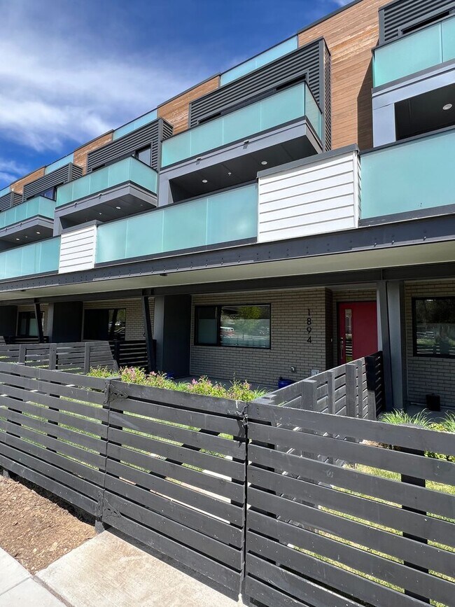 Sunny and Spacious Boulder Townhome Avai... Townhome Rental in