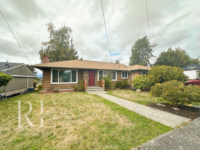 Photo - Enjoy Breathtaking Sunsets in the Heart of Manette