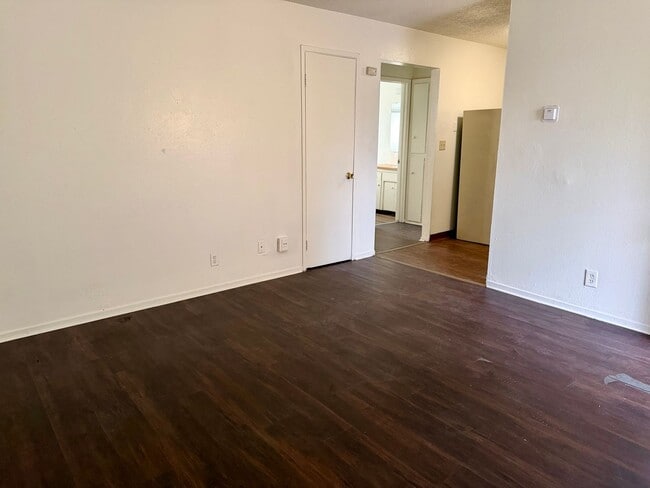 Building Photo - 489 S Backer Ave Unit 1