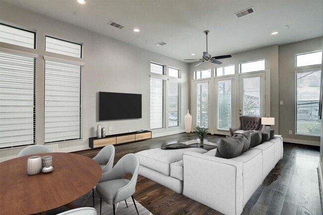 Photo - 2114 Sabine St