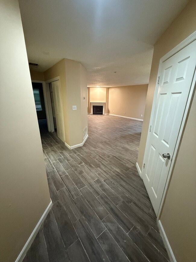 Building Photo - 606 Ridge Creek Dr Unit 600