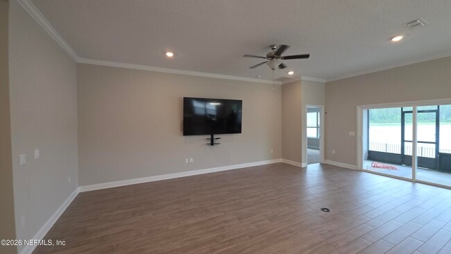 Photo - 721 Narvarez Ave