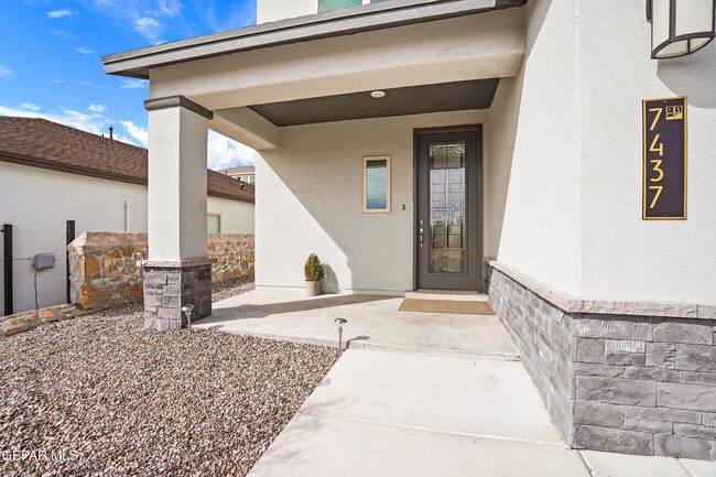 Photo - 7437 Schweitz Ct