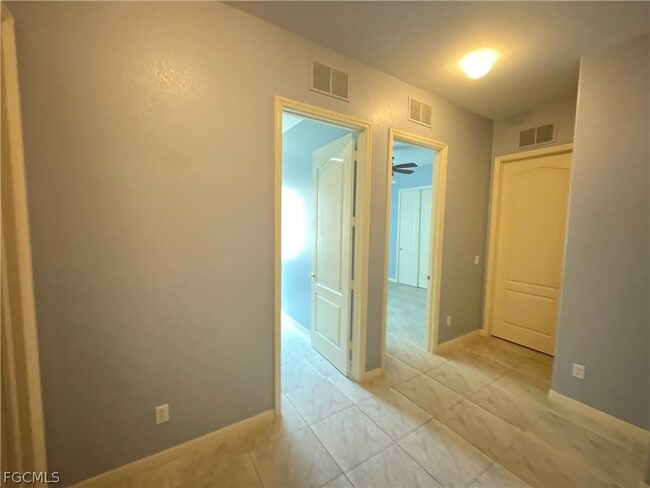 Building Photo - 3023 Lake Manatee Ct