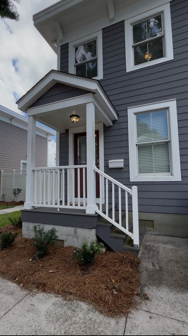Building Photo - 3 Bedroom/2 Bath in Downtown Savannah, GA Rental