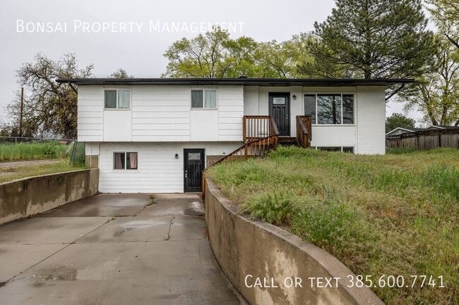 1641 Sandhill Rd