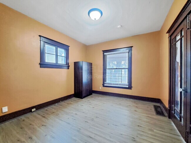 Photo - 1716 W Hill St