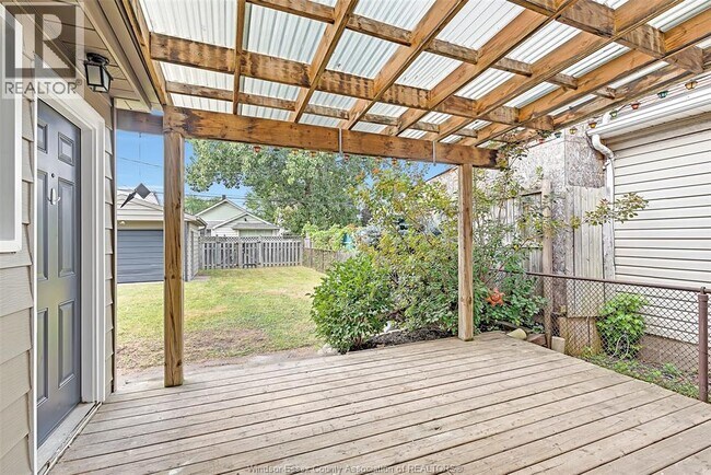 Photo - 720 Bensette St