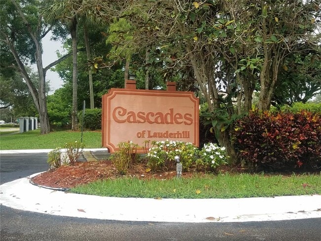 Building Photo - 7710 NW 50th St Unit 307