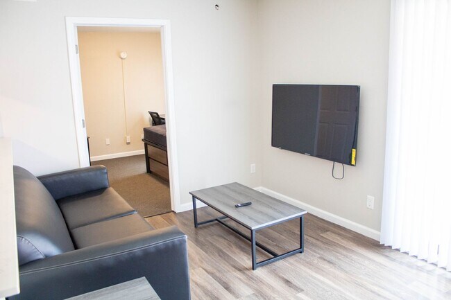 Photo - 105 S Wright