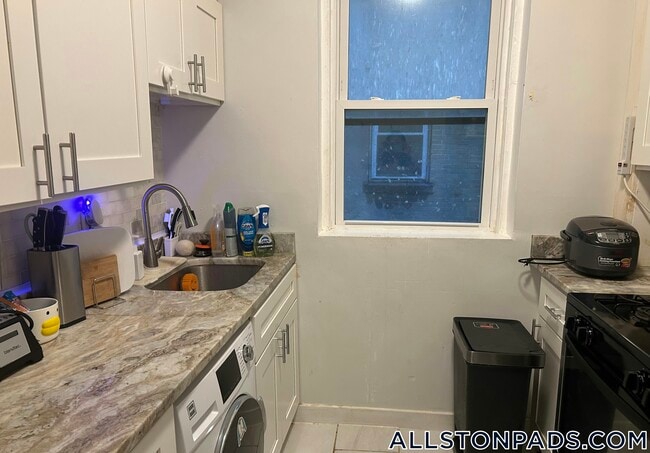 Photo - 86 Glenville Ave Unit 2