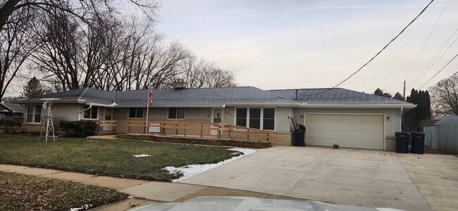 Building Photo - 2407 Roxbury Rd